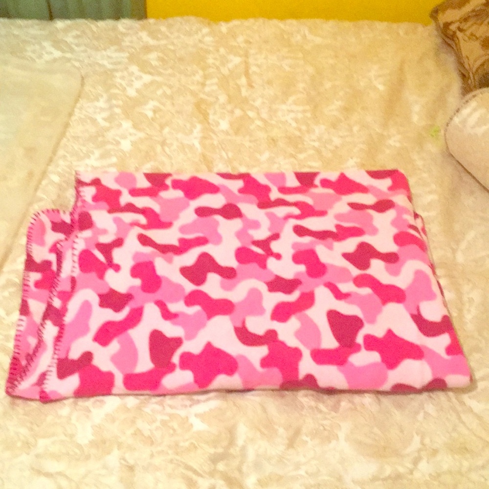 I’m selling a cute little cover